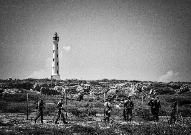 Dutch-Marines-searching-for-Holloway-near-California-Lighthouse