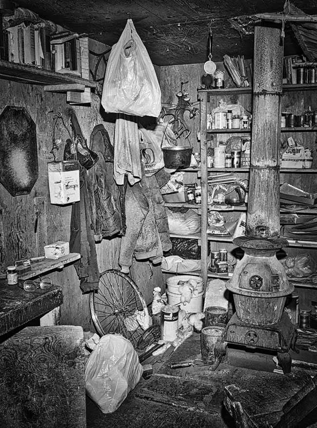 Inside-the-Unabomber-cabin